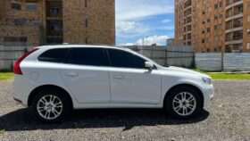 
									VOLVO XC60 T6 KINETIC AWD completo								