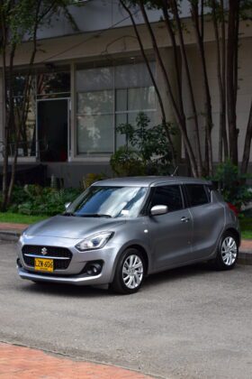 
									SUZUKI SWIFT HIBRIDO completo								