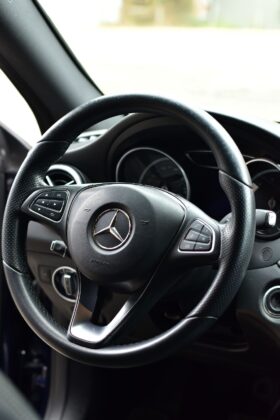 
									Mercedes Benz CLA 180 completo								
