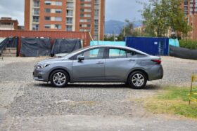 
									NISSAN VERSA SENSE – 2022 completo								